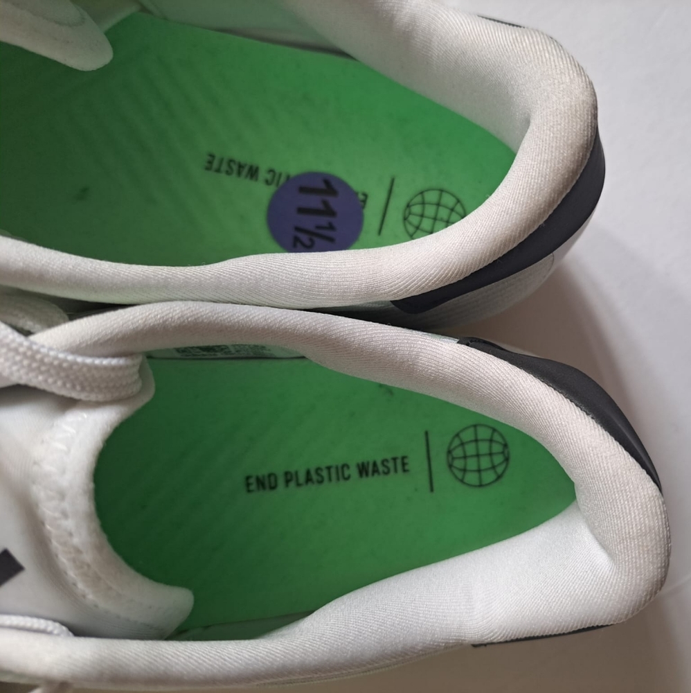 Shoes - Picture 4 of 9
